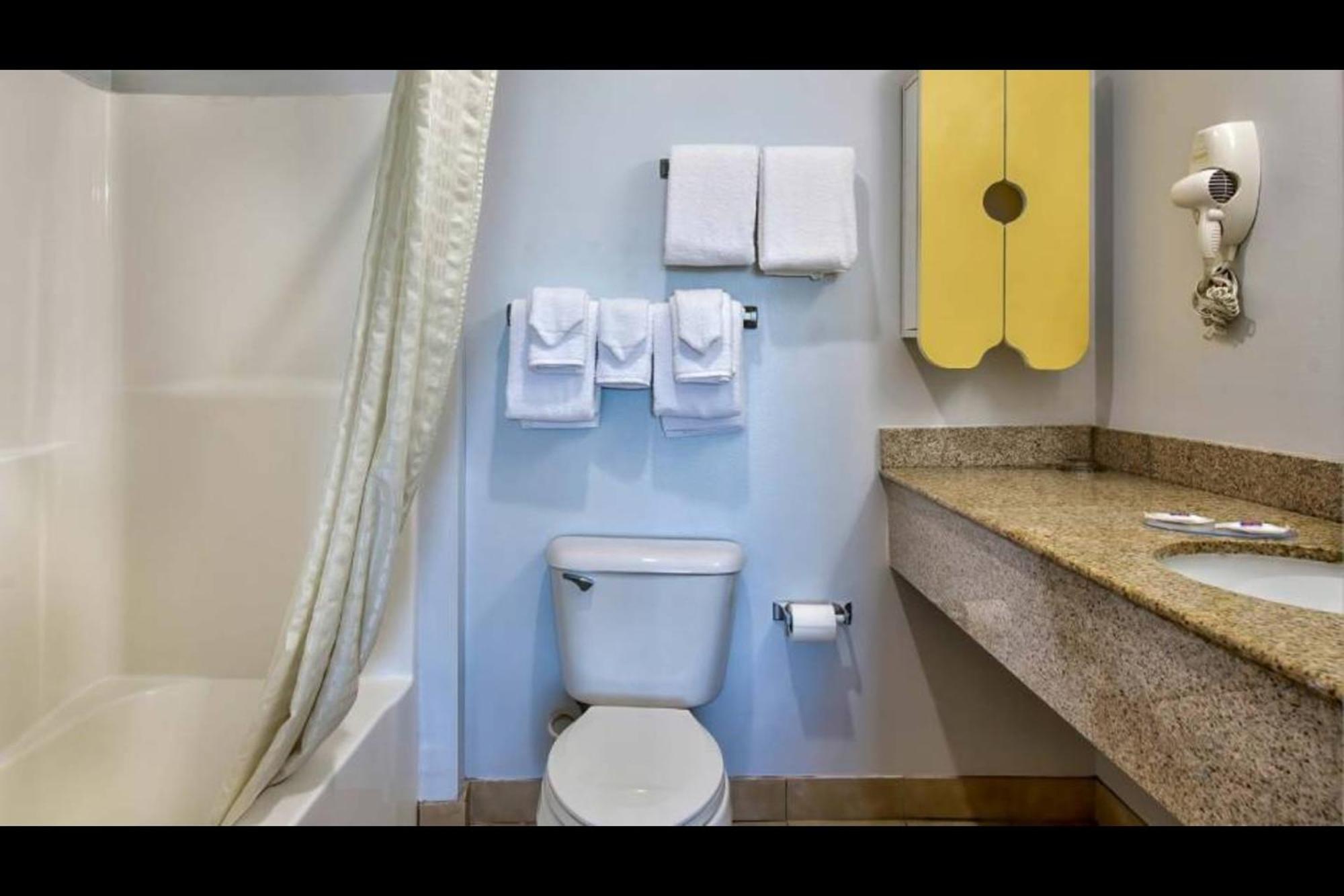 Oyo Townhouse Sulphur,La Extended Stay Buitenkant foto