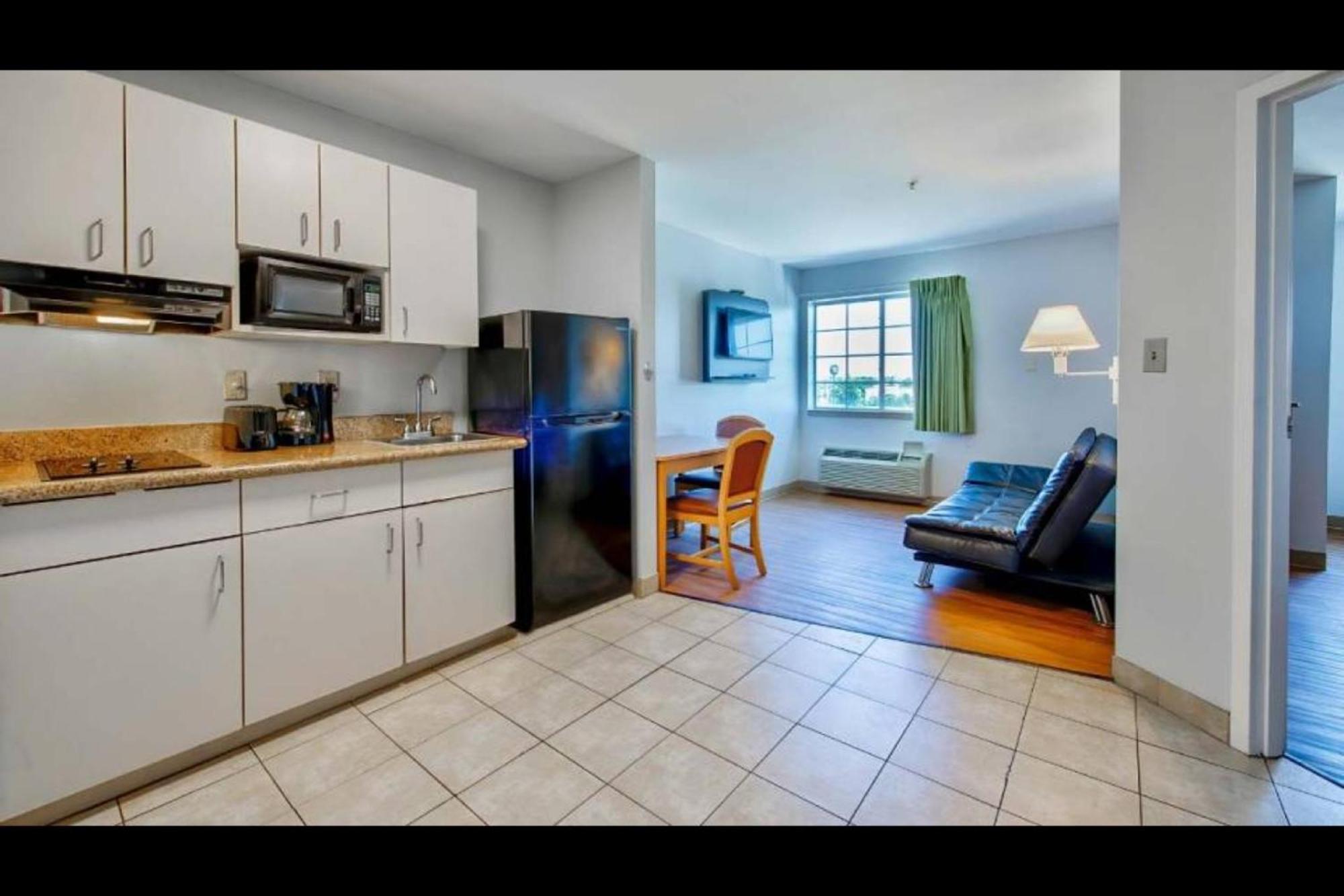 Oyo Townhouse Sulphur,La Extended Stay Buitenkant foto